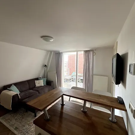 Beachfront With Rooftop Terrace *