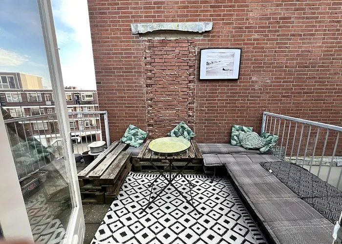 Beachfront With Rooftop Terrace لاهاي