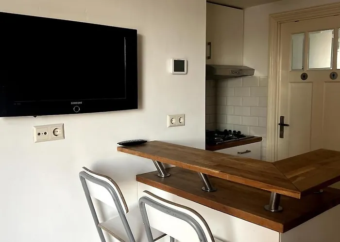 Beachfront With Rooftop Terrace *